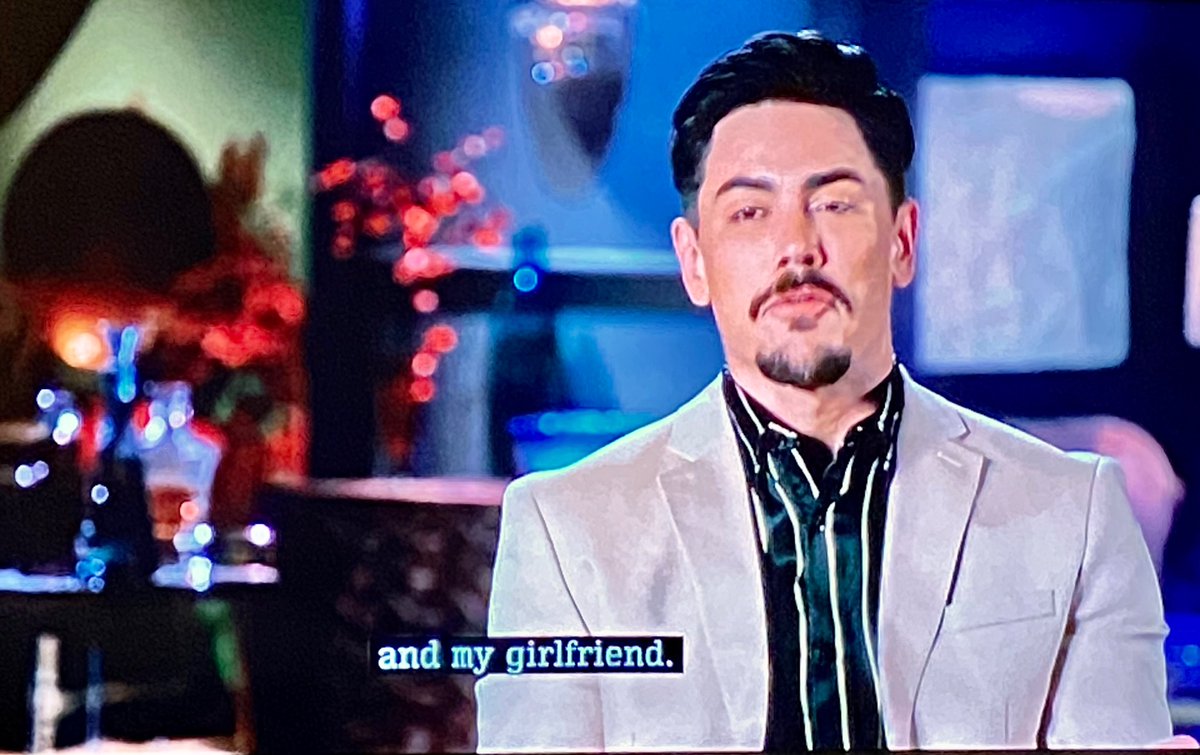 bagofnickelss's tweet photo. THIS AGED PERFECTLY 🤡 #Scandoval #PumpRules #vpr #VanderpumpRules #tomsandoval https://t.co/C2zzb6A2kP