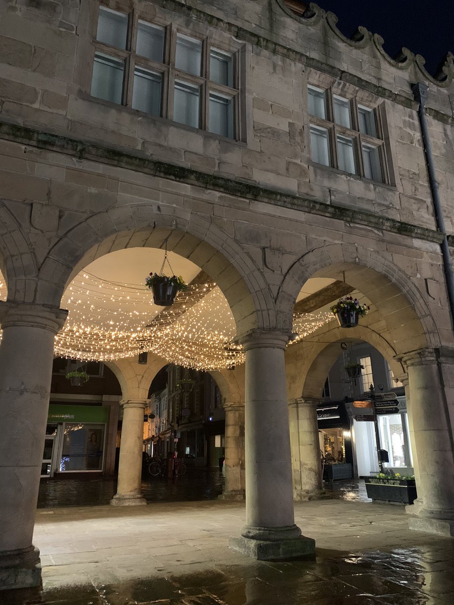 JulietMorris60's tweet photo. Didn’t manage to fit my walk in during the day so went this evening.  Rewarded by beautiful Shrewsbury looking pretty in the rain https://t.co/fJoKBvS4CG