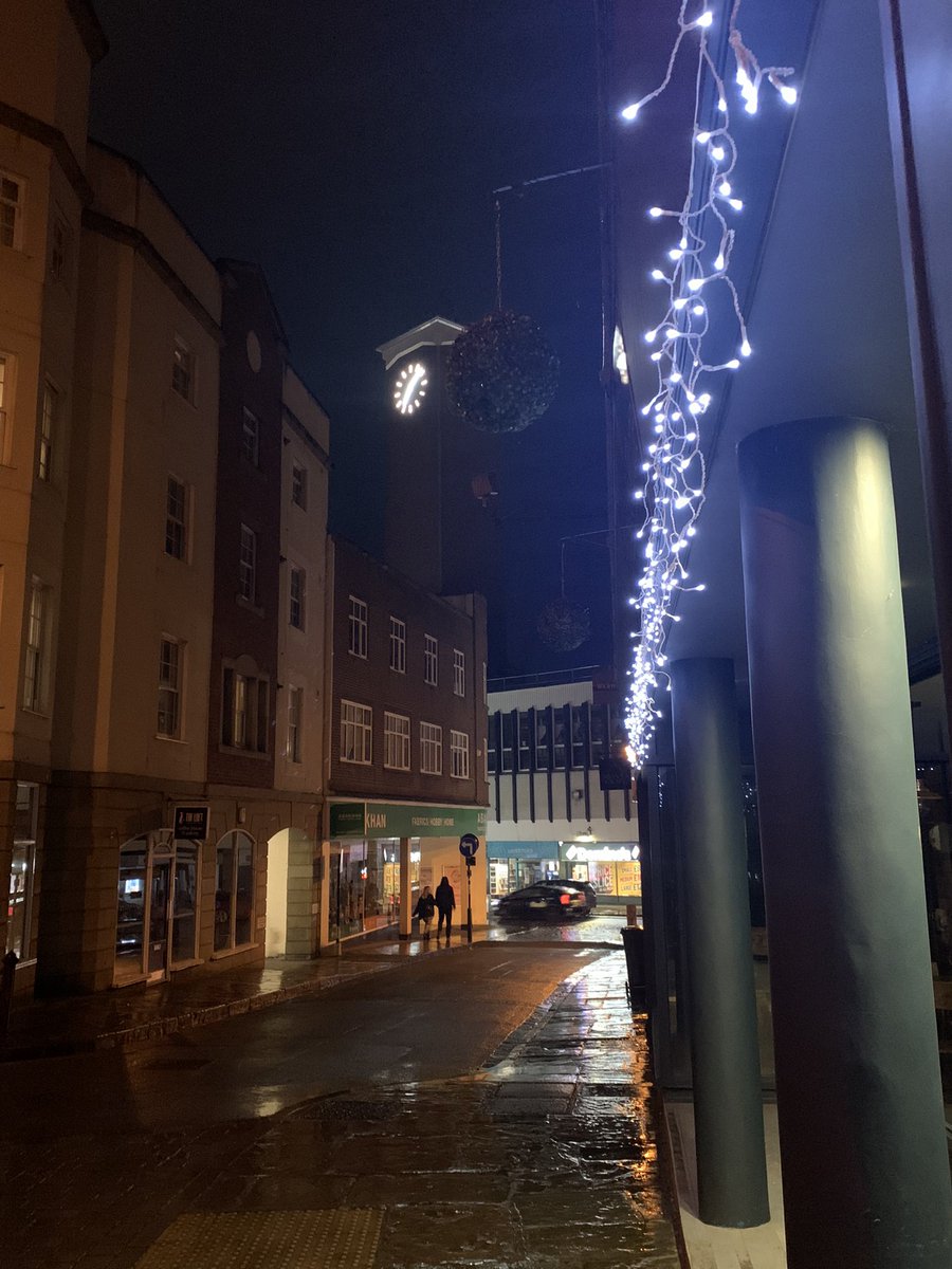 JulietMorris60's tweet photo. Didn’t manage to fit my walk in during the day so went this evening.  Rewarded by beautiful Shrewsbury looking pretty in the rain https://t.co/fJoKBvS4CG