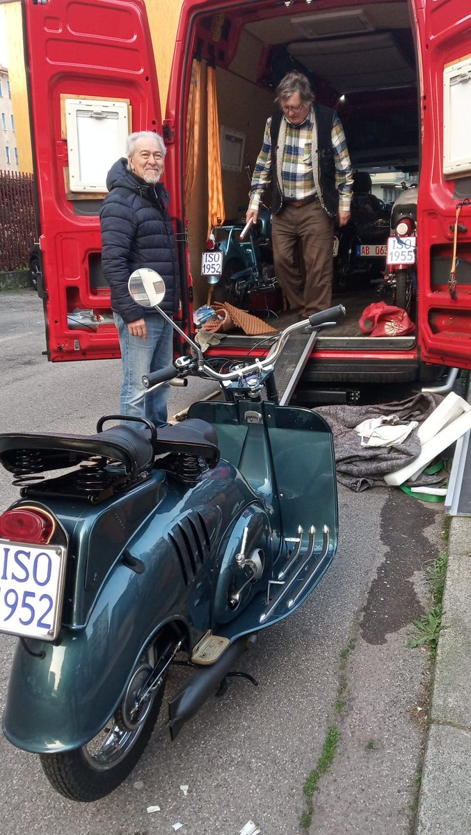 isofriends's tweet photo. In viaggio con la #IsoRivolta #Iso Verso Torino/MAUTO per l'ISO-Avventura #CarExhibition #IsoGT #Isomoto #Isoscooter @museoautotorino https://t.co/XaiCyjzovS
