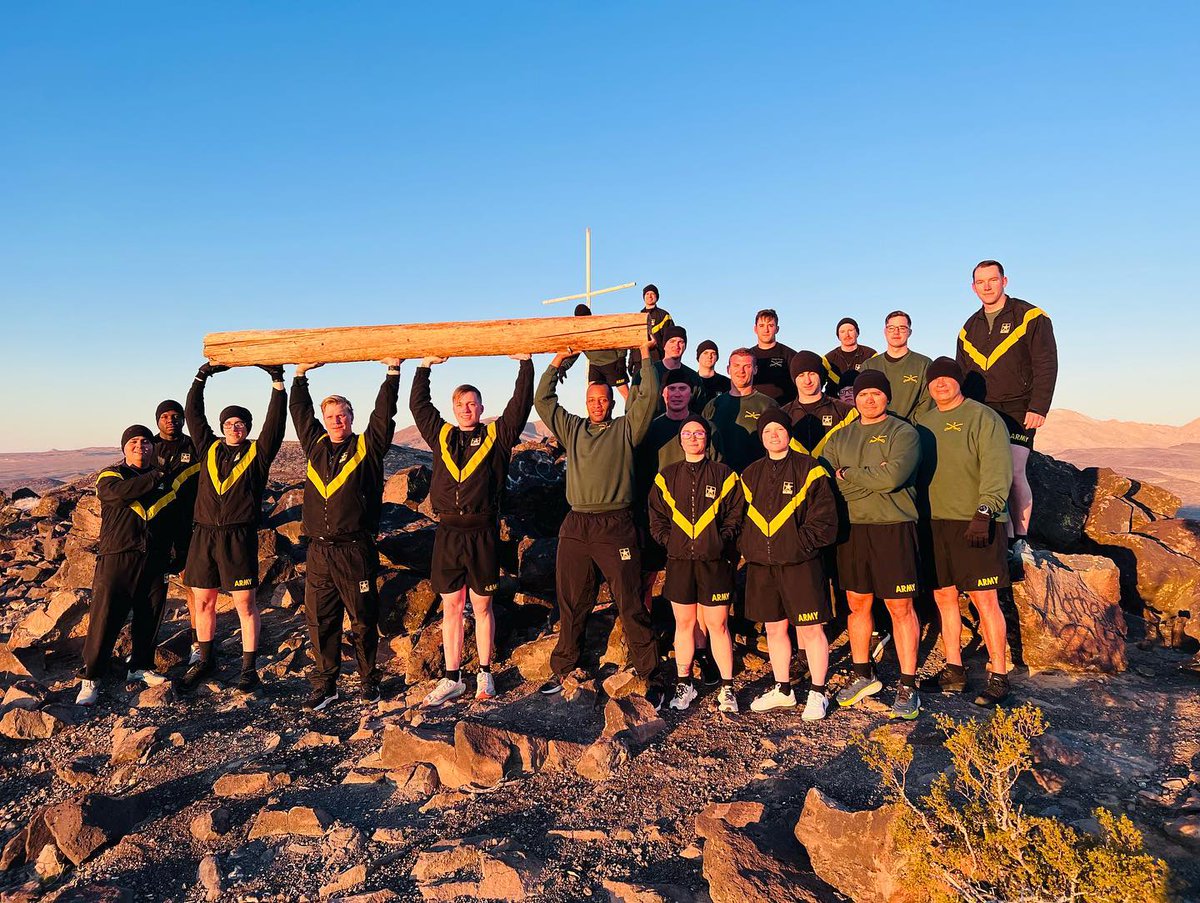 1stCavalryDiv's tweet image. The Squadron staff is executing the Leader Training Program at Fort Irwin in preparation for this summer’s NTC rotation.  
#BraveRifles | #FirstTeam | #LiveTheLegend | #WeAreTheCAV | @iii_corps  | @FORSCOM