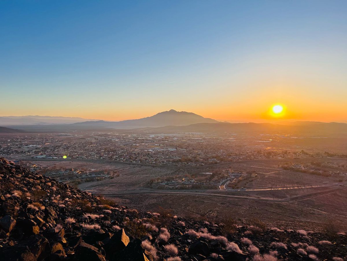 1stCavalryDiv's tweet image. The Squadron staff is executing the Leader Training Program at Fort Irwin in preparation for this summer’s NTC rotation.  
#BraveRifles | #FirstTeam | #LiveTheLegend | #WeAreTheCAV | @iii_corps  | @FORSCOM
