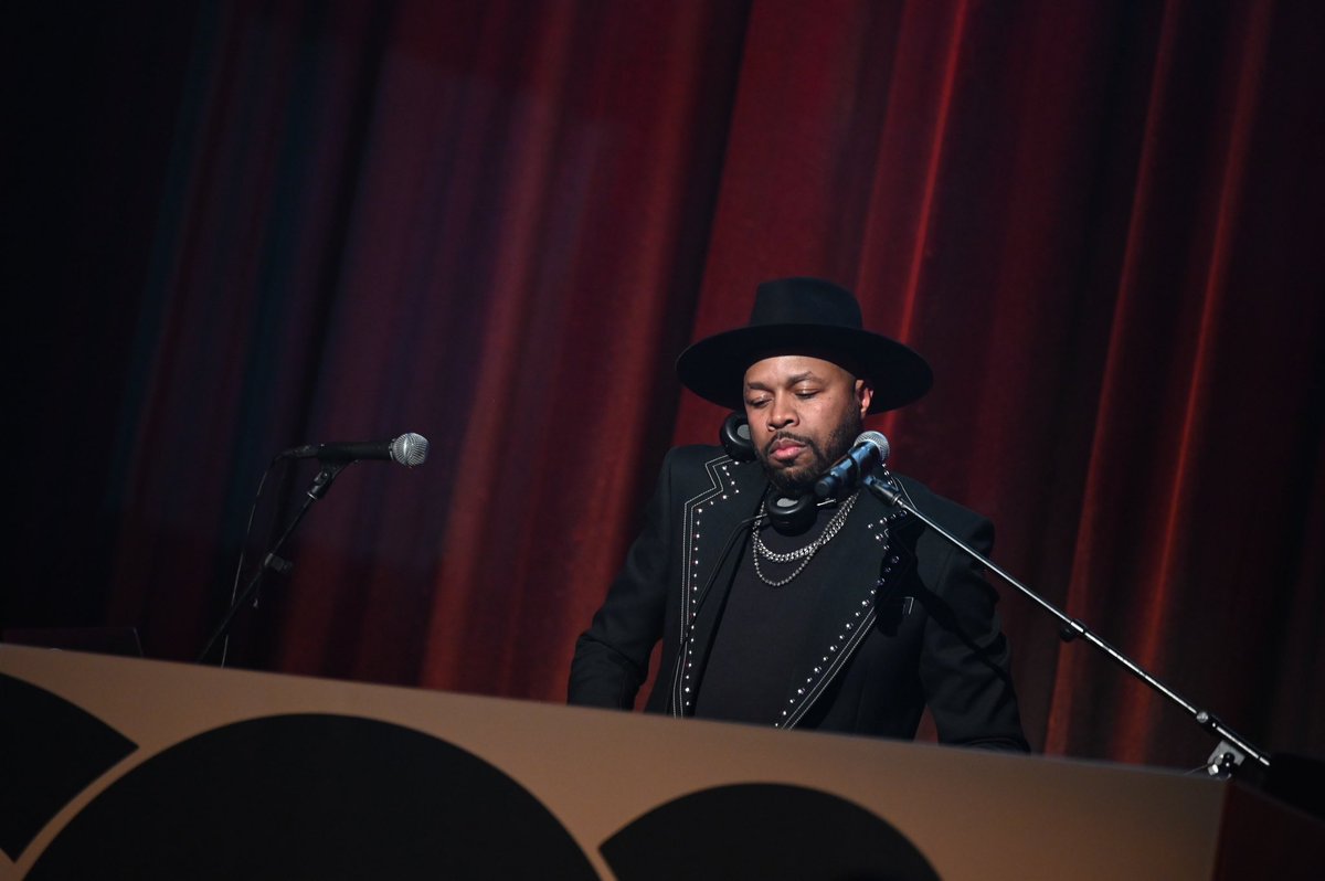 Kamilahf's tweet image. DJ DNice had us in there acting UP y’all! #CQ3 was truly something special!!

@dnice, thank you for bringing the love and the community of #ClubQuarantine to #TheApollo and to Harlem. It was a family affair like none other and we can't wait to do it again!