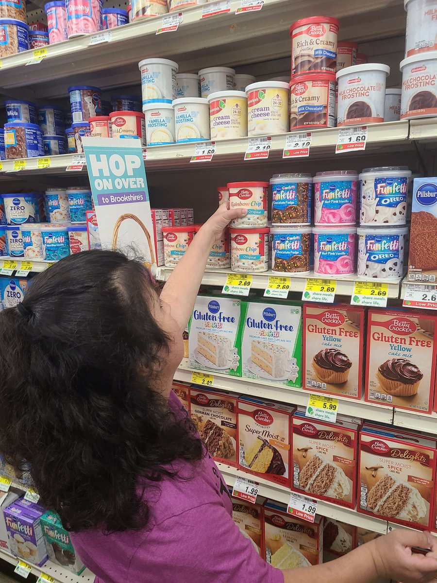 KimKral1's tweet photo. Task 5: My students used the vocational skills they've learned in the classroom. I'm the real grocery store today. They saw the shelves needed straightened and went to work applying the skills they learned in the classroom! #RobinsonISD #RISDSOLEVARE https://t.co/KI0DGV8maS