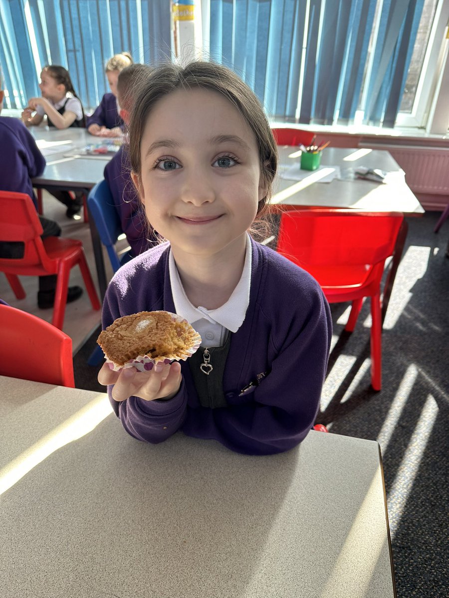 OPA_Newstead's tweet photo. Year 2 have had a brilliant morning making carrot muffins for our ‘Farm to Fork’ DT topic. They all loved the taste too! 🧁 @DTNewsteadGreen https://t.co/lXNCIlOCvY