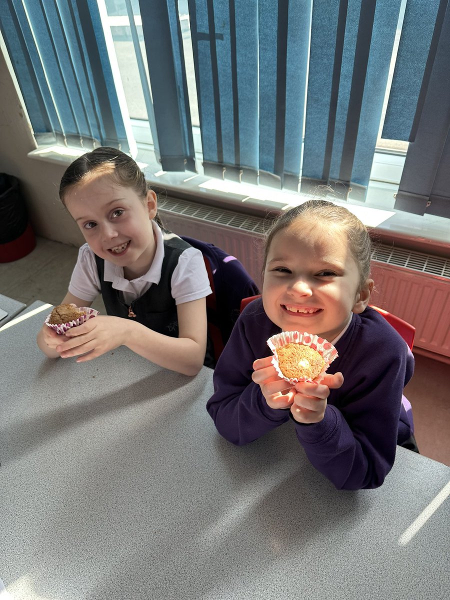 OPA_Newstead's tweet photo. Year 2 have had a brilliant morning making carrot muffins for our ‘Farm to Fork’ DT topic. They all loved the taste too! 🧁 @DTNewsteadGreen https://t.co/lXNCIlOCvY