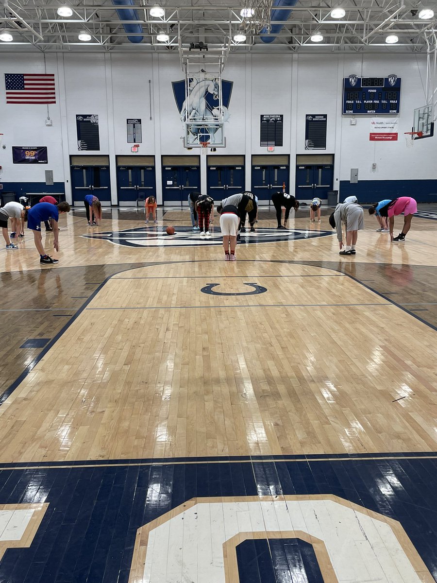 coachzeta502's tweet photo. It’s been a good week back since being out sick for a week.. my colleagues aka faMily are the best.. plus I got to match my fav today @CoachHoke32 and got to be around the squad while we hosted Symrna Elementary March Madness 🏀 https://t.co/pEVoo2Er4t