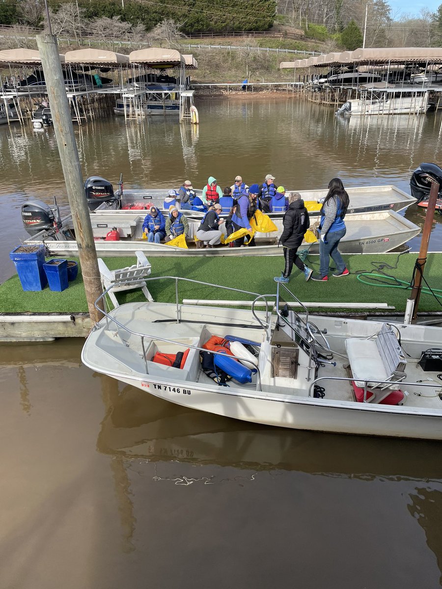 S/o to <a href="/TnRvrBeautiful/">TNRiverBeautiful</a>  for involving us at their river cleanup yesterday in Knoxville! 🚮🦦 #nobodytrashestennessee