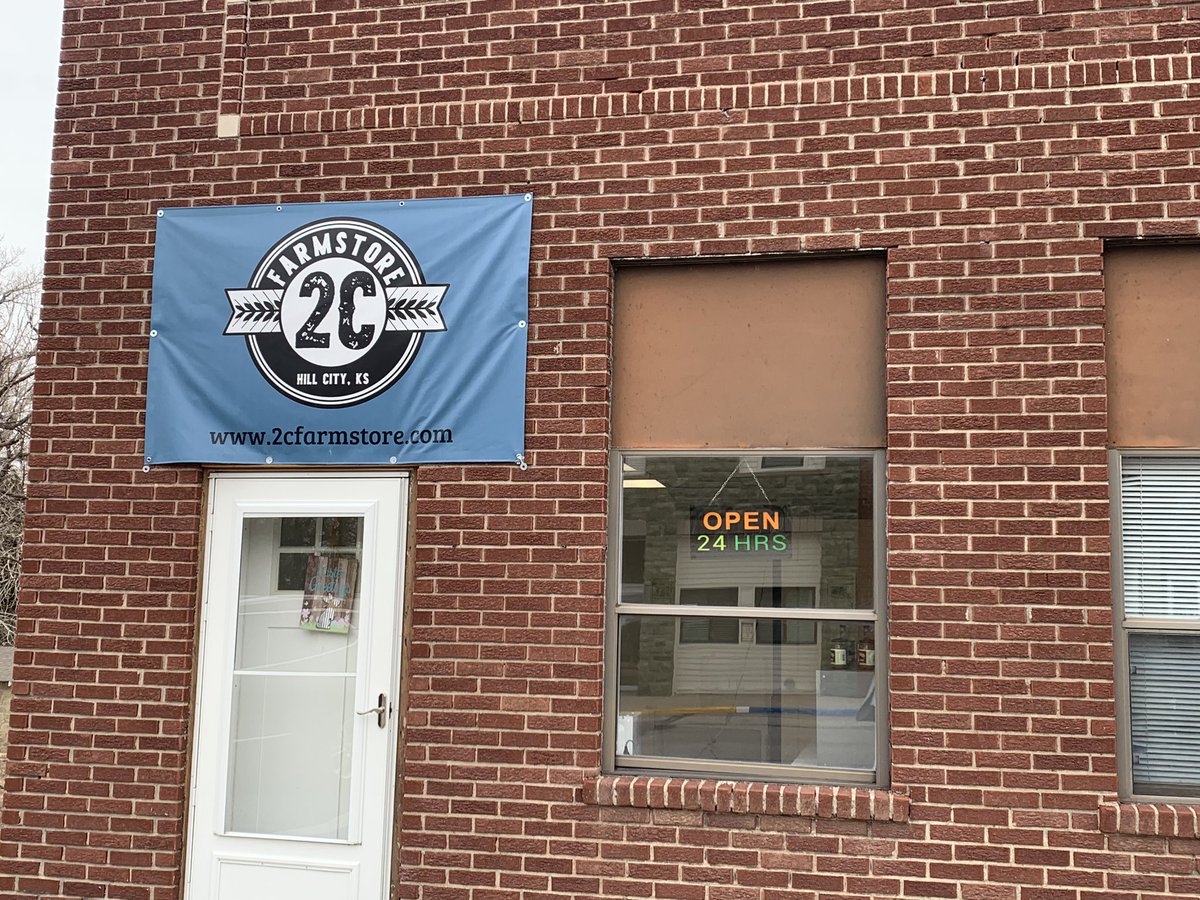 LeaAnnSeiler22's tweet image. Found this little gem in Hill City. 2C Farm Store is Open 24 hours and is COMPLETELY self-serve. So Cool!  Bonus: I ran into someone else from Riley, Ks! #ruralsolutions #ruralinnovations @networkkansas @marcipenner @KansasCommerce @Christy71543063 @SarahLaRosh @EPedersenKS