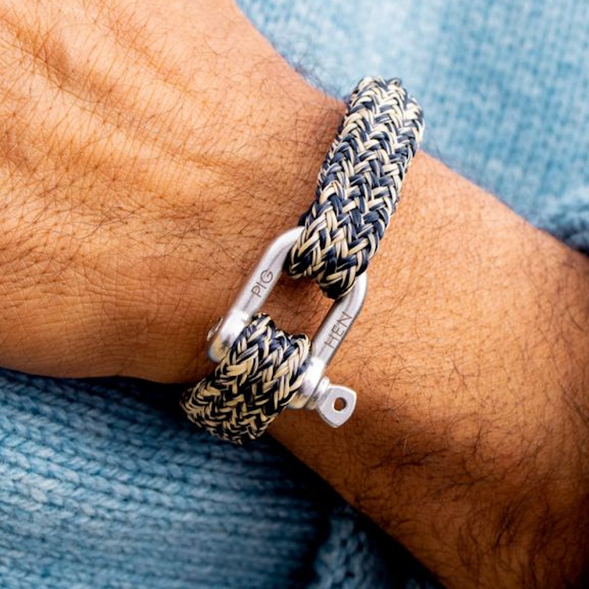 CoolGadgetStore's tweet image. Pig&amp;amp;Hen Gorgeous George Bracelet thegadgetstore.ie/products/pig-h… #everydaycarryitem #bcool2 #christmasgift #bestmengift #fathersdaygift #everydaycarry