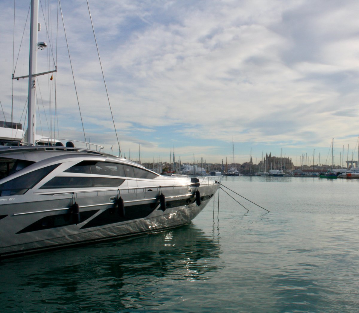 portdemallorca's tweet photo. Moorings of up to 50m in the middle of Palma Bay🚤
#MarinaPortdeMallorca #Mallorcaparadise #boatlife #yachtlife #sealover #sealife #Palmademallorca #fondear #ecomarina #bahíadepalma #luxuryyacht #lifestyle #yachtworld #yachtlife #mediterraneansea #lifeatsea #instayacht https://t.co/L1bo8YUsoT