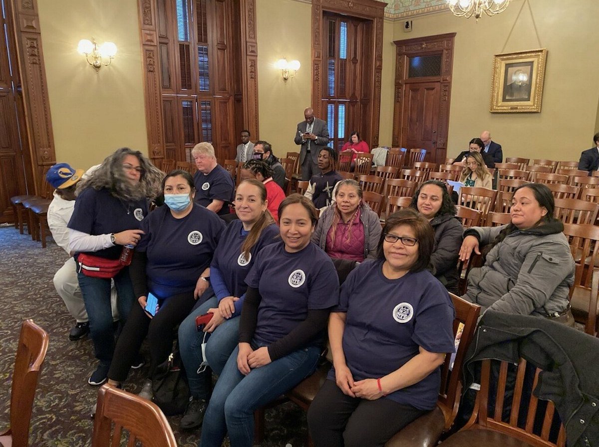 chi_temps's tweet photo. 🚨 CWC & our partners are in Springfield, IL making the final push before the vote in the House of Reps this week for the #TWFSA! 🚨
➡ The House vote is expected 2 take place either Thursday or Friday.
We will keep fighting 4 equity in the workplace & to #MakeTempWorkFair✊🏽💪🏾 https://t.co/AfY8OfC00m