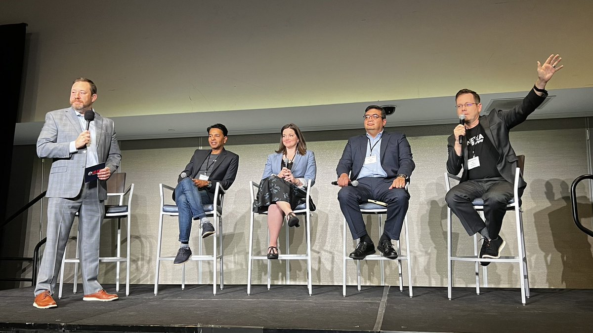 275bps's tweet image. #OriginatorTech 
Learning what the most sophisticated lenders and top MLOs are doing to target, personalize and nurture relationships to attract borrowers and maintain lifetime relationships. #mortgage #marketing