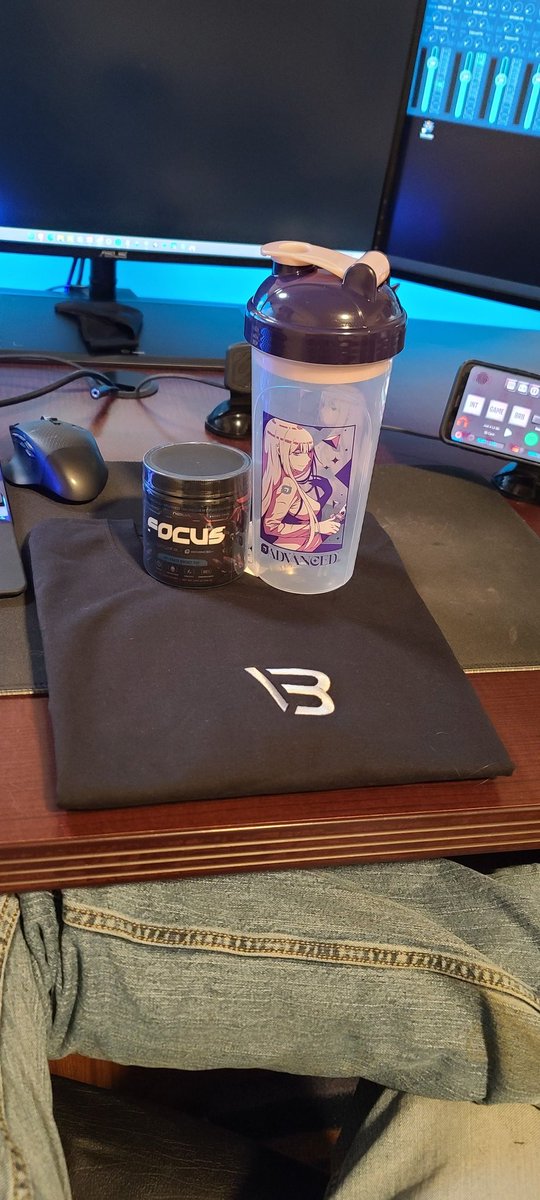 reap_er_ (@_reap_er_) on Twitter photo Oooo look what's finally here! Gonna wear the shirt next work day and can't wait to try out the shaker
<a href="/TwitchvBreeZy/">Alex | vBreeZy</a> Oooo look what's finally here! Gonna wear the shirt next work day and can't wait to try out the shaker
<a href="/TwitchvBreeZy/">Alex | vBreeZy</a>
