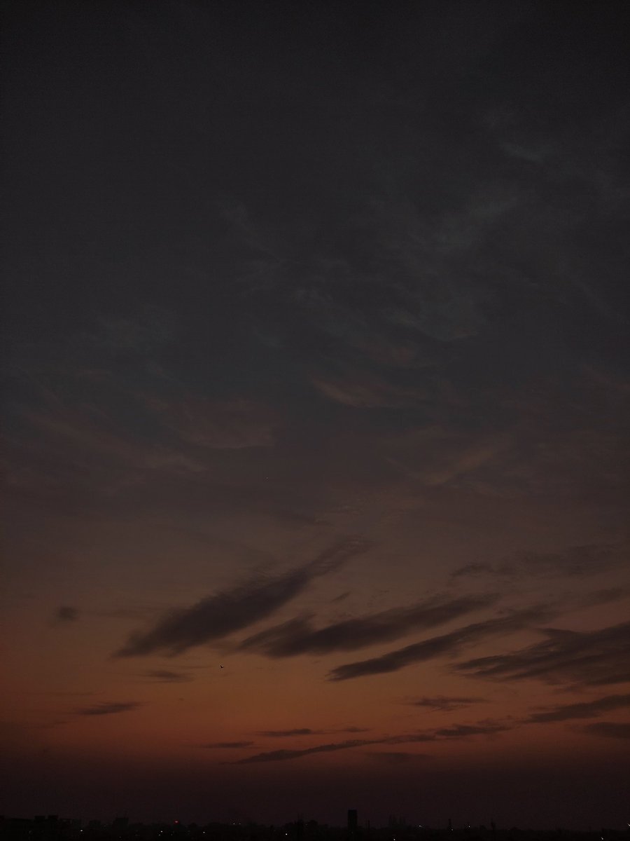 drisht_iii's tweet photo. Would you  chase sunsets with me? 👀 https://t.co/1Uv3qFxVws