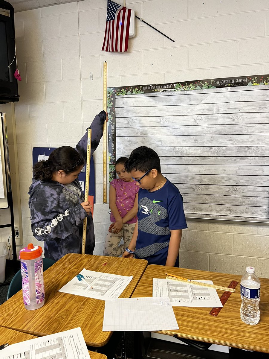 Measurement Lab in 5th grade today! Lots of estimating, measuring and learning happening 💙 <a href="/Principal_LSES/">Francis Legagneur</a> <a href="/FCPSR3/">FCPS Region 3</a> <a href="/AP_C_LSES/">Dawn Ansari-Champion</a>