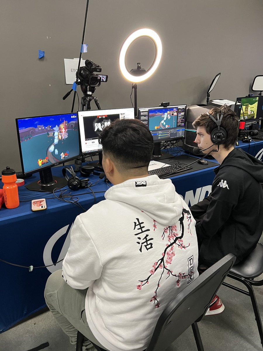 TeamOplon's tweet photo. Pour les insomniaques on a lancé un stream freeplay avec @Kurama_Smash !

📺 https://t.co/7WscKlxGgL

#SmashUltimateSummit6 #OPLWIN #LeGrind https://t.co/NduBdG9zAy