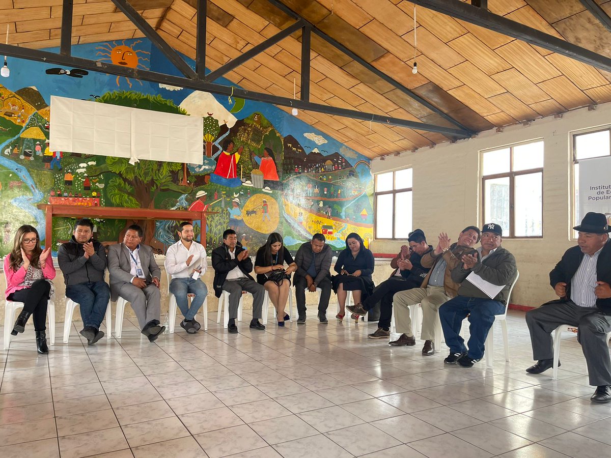 #Saquisilí | Hoy nos reunimos con la organización indígena #Jatarishum con la finalidad de trabajar con los proyectos del #Mies y #Ieps en beneficio de sus 48 comunidades.
El #DiálogoCiudadano es el camino para construir un mejor #Ecuador  🇪🇨
