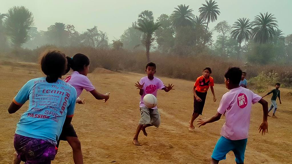 Rugby: catch the ball and run forward....it's a simple game!
🏉 ❤️ 

#GrowingUpWithRugby #SpiritofRugby #RugbyFamily