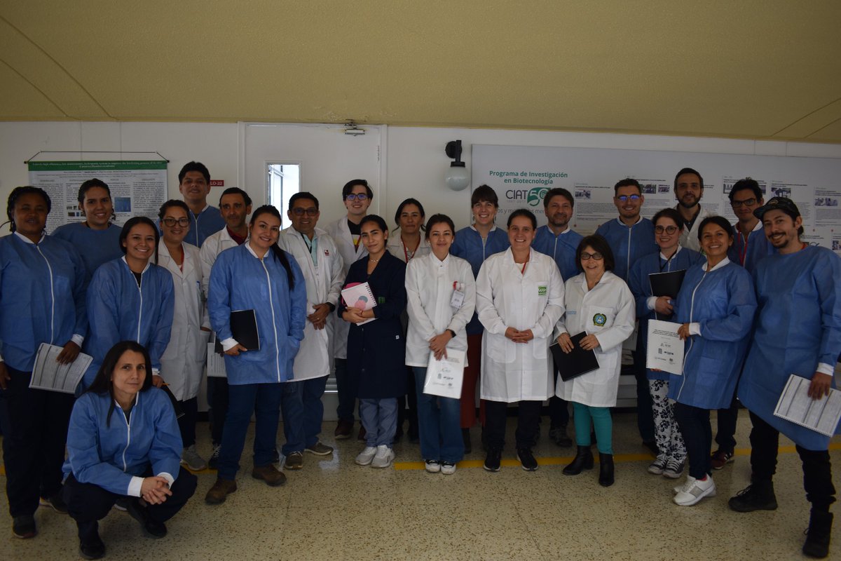 bioyunita's tweet photo. Molecular identification of illegal wildlife trade by using portable sequencing techniques (MinION)”
@inst_humboldt #WCS #OxfordNanopore #workshop #Colombia #DAGMA #CVC #CIAT https://t.co/9IM6RCYkSs