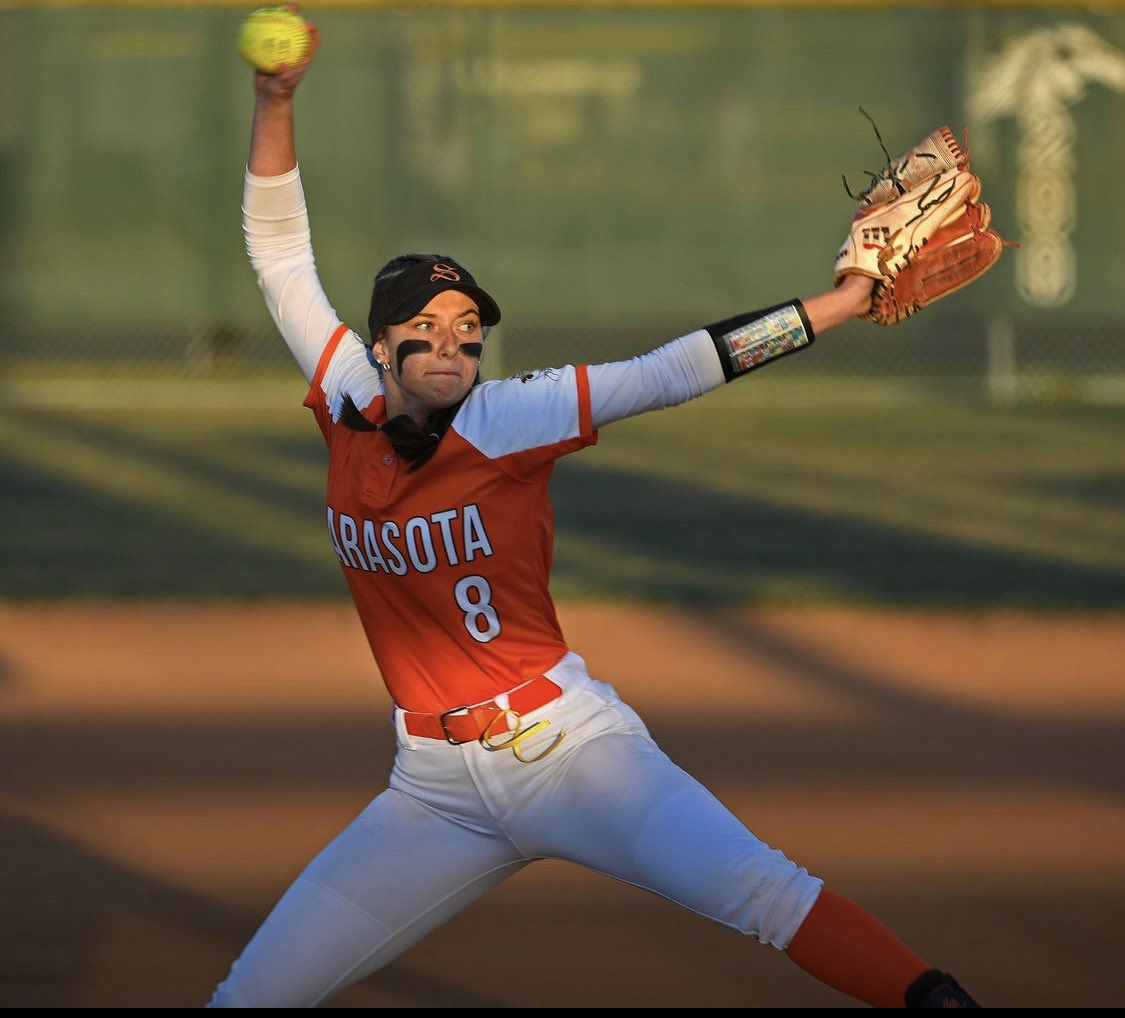 LadySailorsSB's tweet photo. @RyleighBennett6 pitched the complete game & was a throughout from pitch 1 to 184! With 8 strikeouts and 3 earned runs. https://t.co/UH9wfOTAEc