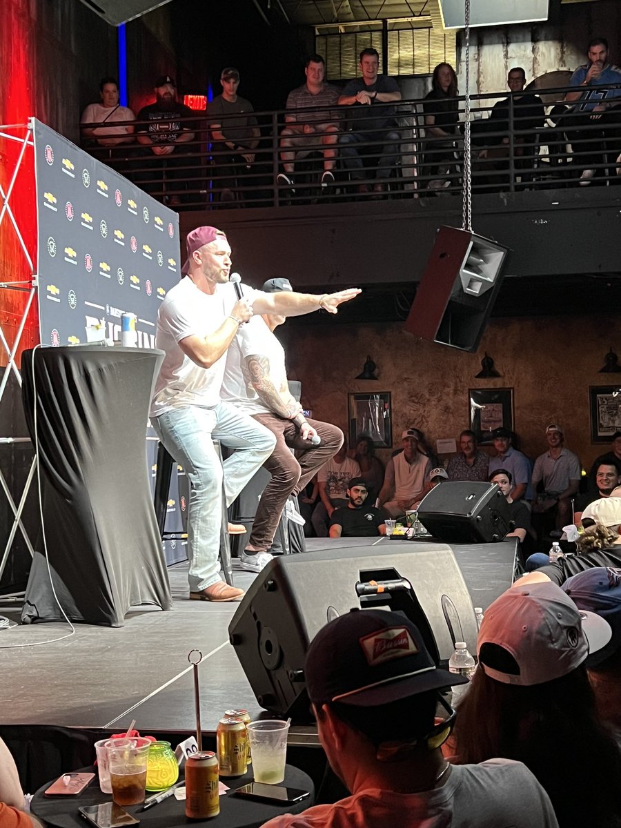 Jonny_44's tweet photo. @_jackmcpherson @jhovey34 Great show and was cool seeing the back of the bus work their magic! Hope you guys make it back again! #Austin #SprintTour #TheBoys https://t.co/c9ixryrHOQ