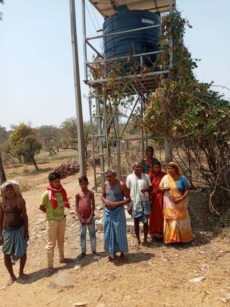 आदरणीय अध्यक्ष महोदय श्री<a href="/Rabindranathji/">Rabindra Nath Mahato</a> जी पलामू सतबरवा घुटूआ ग्राम‌ शिवरी राजेश यादव ग्राम एकता कोइली यादव के घर के पास जलमिनार कई दिनों से खराब पड़ा हुआ है। क्षेत्र के लोगों को पेयजल नहीं मिल पा रहा  इससे काफी परेशानी हो रही है।कृपया अविलम्ब इसकी मरम्मत हेतु निर्देश जारी करें।