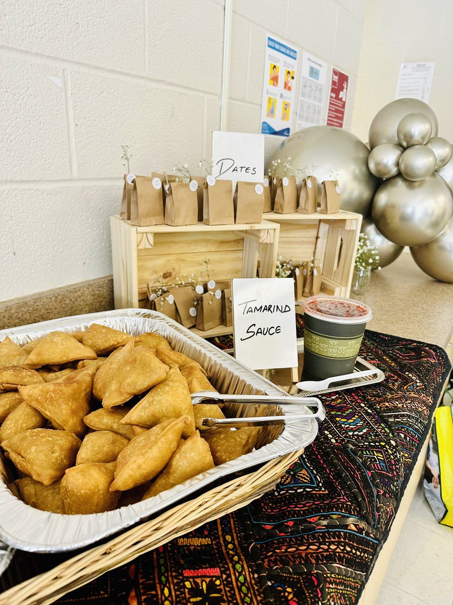 LajnaPVLCanada's tweet image. Ramadan Mubarak everyone! 🌙✨#Ramadan #FastingMonth