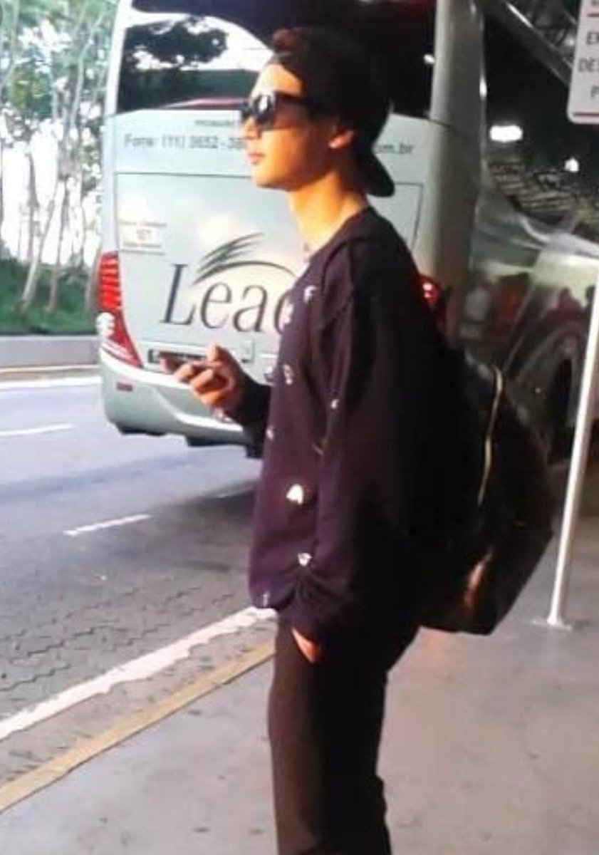 Minho pegou busão aqui no Brasil e foi tietado pelo Pyong lee