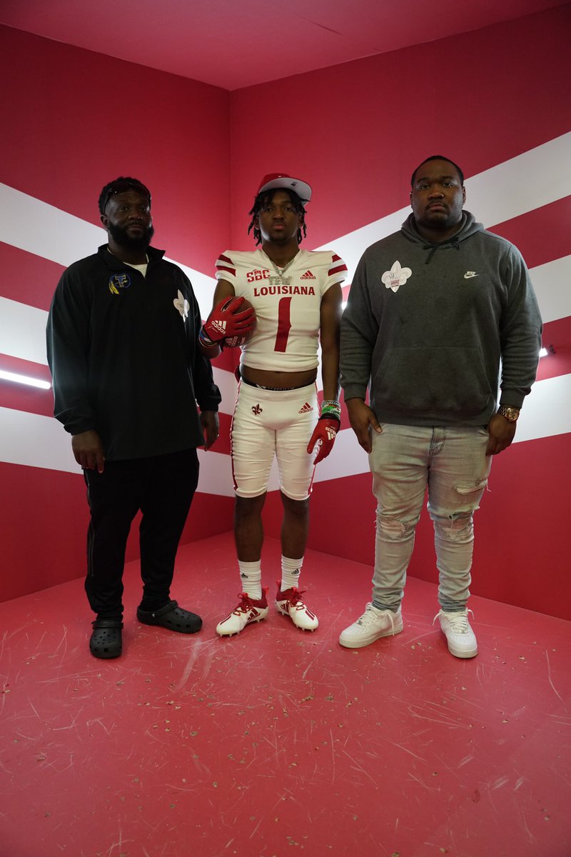 neew_era9's tweet photo. Had an amazing time today at the University of Louisiana Lafayette🌶️, Big shout-out to @coachmbergeron @leg12tim for having me down, can't wait to get back⚜️. @MeshAcademy @shayhodge3 @ESPN3ALLDAY @Jr1Magee https://t.co/TrdomdnGBX