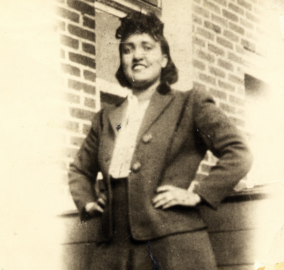 thelandmind's tweet photo. Let's talk about Henrietta Lacks. 

Her cells helped develop chemotherapy treatment, the polio vaccine, HIV/AIDS medication, etc. Lacks ‘immortal’ cells changed the world. #WomensHistoryMonth https://t.co/NGNXsfYJr7