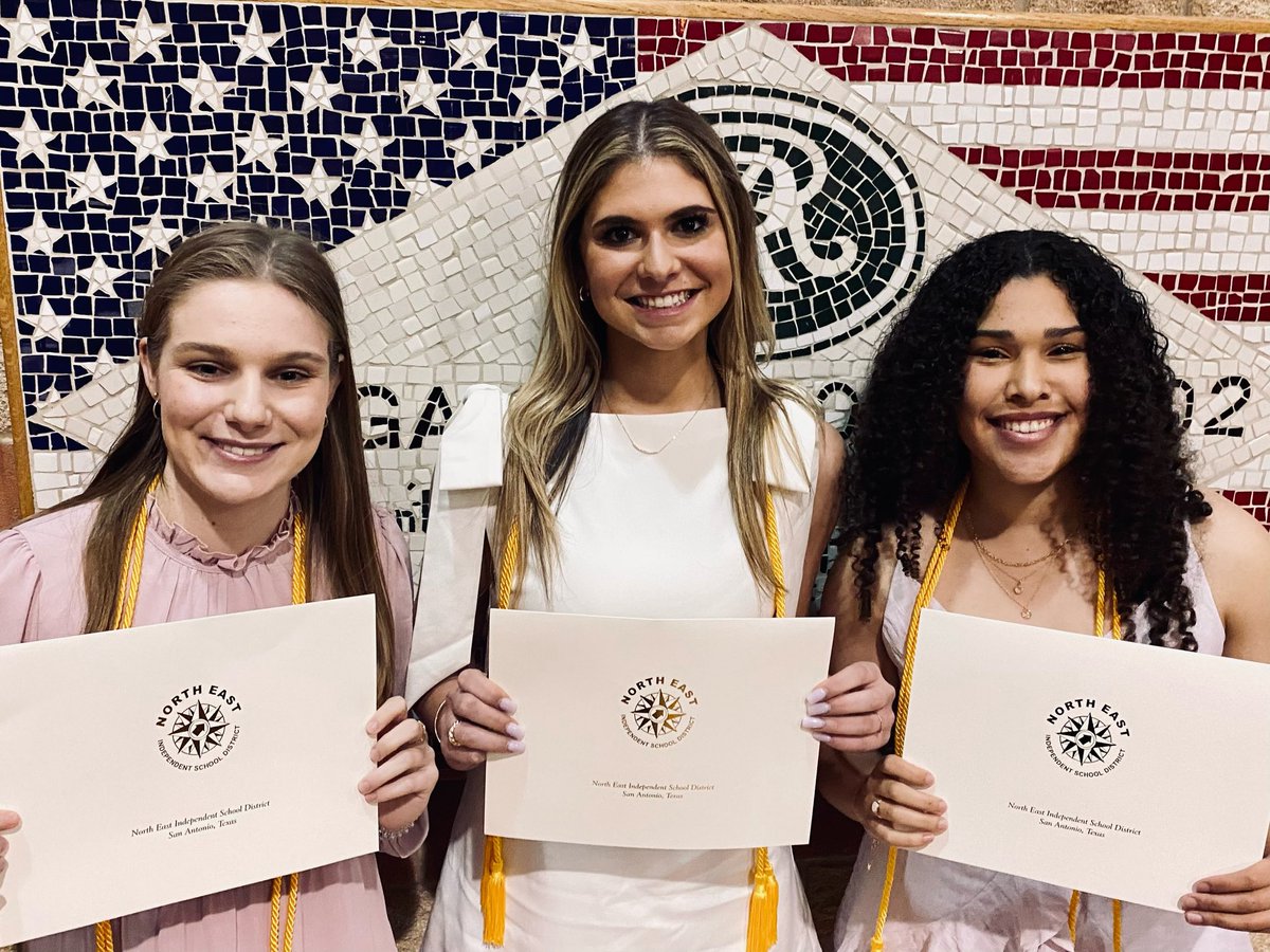 We are so proud of our Summa graduates! Congratulations to Reese, Zahra, and Sam! 
#StrikeEm 🏀🐍

<a href="/reaganwayrhs/">Reagan High School</a> <a href="/Rattlersports/">Rattler Sports</a> <a href="/FeinSam/">sam fein</a> <a href="/ReeseStephens0/">Reese Stephens</a>