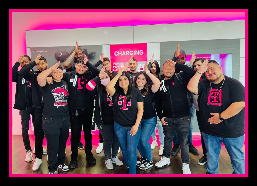 Wow 🤩 DFW South #NeverStopsGrowing 🦈 We had an amazing time in our Development Meeting with our HIPO sharks. Thank you <a href="/Mendez_Ish/">Ismael Méndez</a> @dfw_vanes <a href="/tmosaage/">Saage Dennis</a> <a href="/Christi_DFWS/">Christi Segura ⚡️</a> for all the support and investment 💯 
Here comes our Future! <a href="/tobiastjones/">Toby Jones</a> #METROFLEX 💪