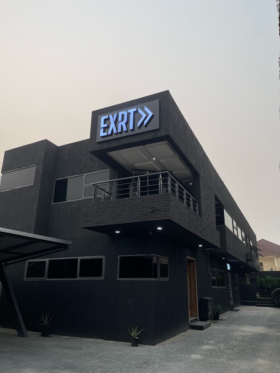FitTechBro's tweet image. Introducing EXERT FITNESS CLUB @exertionlabsng 
A boutique facility offering best in class fitness services ranging from our core service; private personal training, to group fitness classes, healthy meals via our Café and ancillary services like meal plans, physiotherapy et al