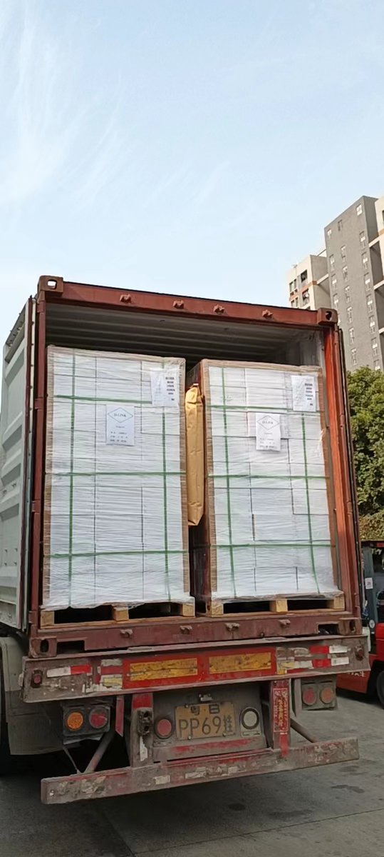winter_zhuang's tweet image. Share daily life: 👇 
Loading containers 💪 💪

We love busy life ✌ 

#Linoya Product Series:
1. Bulk Lan cable (Cat5E, Cat6, &amp;amp; Cat6a, Cat7 ,Cat8)
2. Network Patch Cable 
3.Patch paenl 
4. keystone jack (Cat5E, Cat6, &amp;amp; Cat6a, Cat7）
5.RJ45 connector (Cat5E, Cat6, &amp;amp; Cat6a, Cat7)
