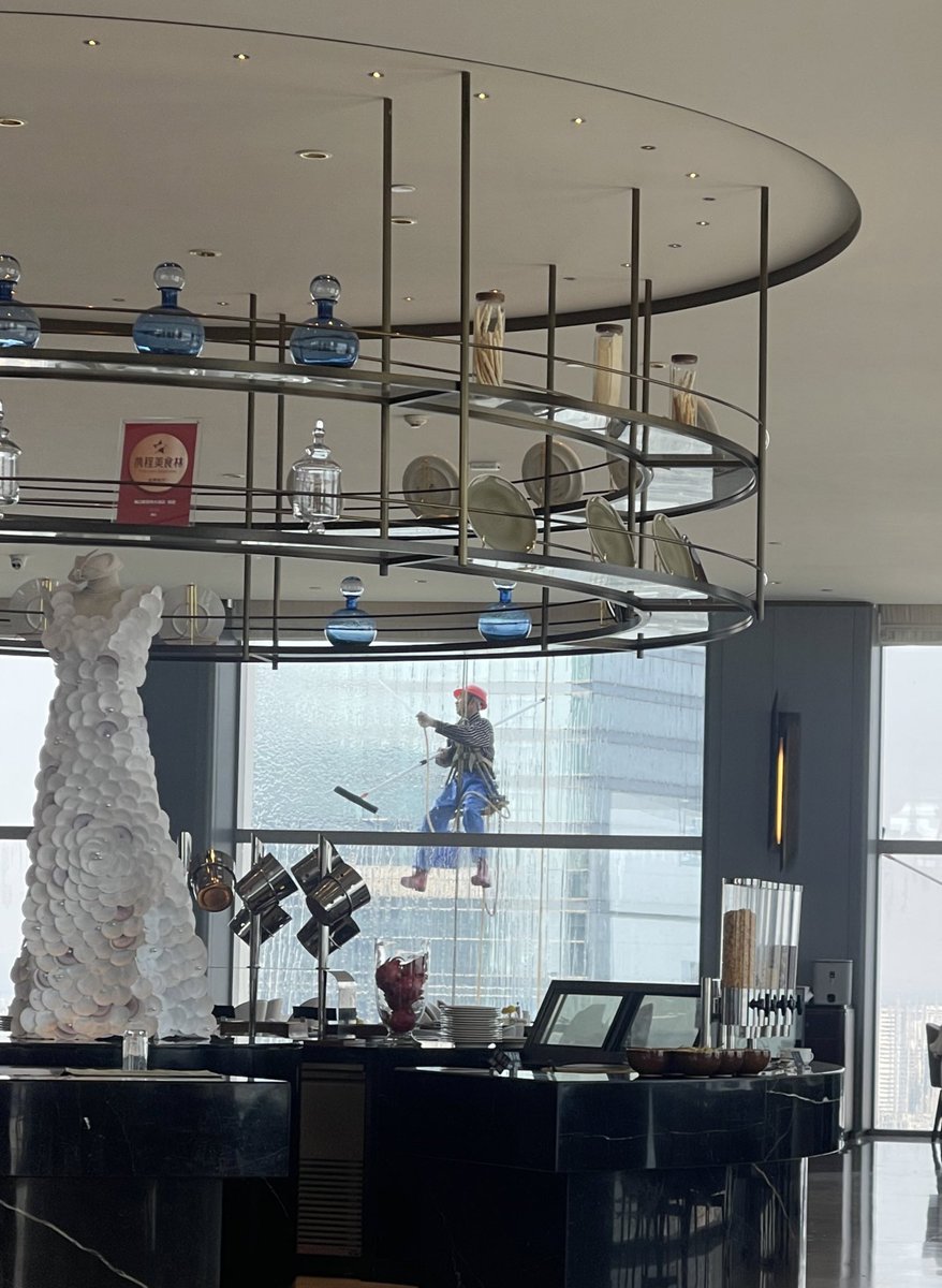 Irenezhao_'s tweet photo. Some jobs can never be replaced by AI. https://t.co/mCkRTPQ28E