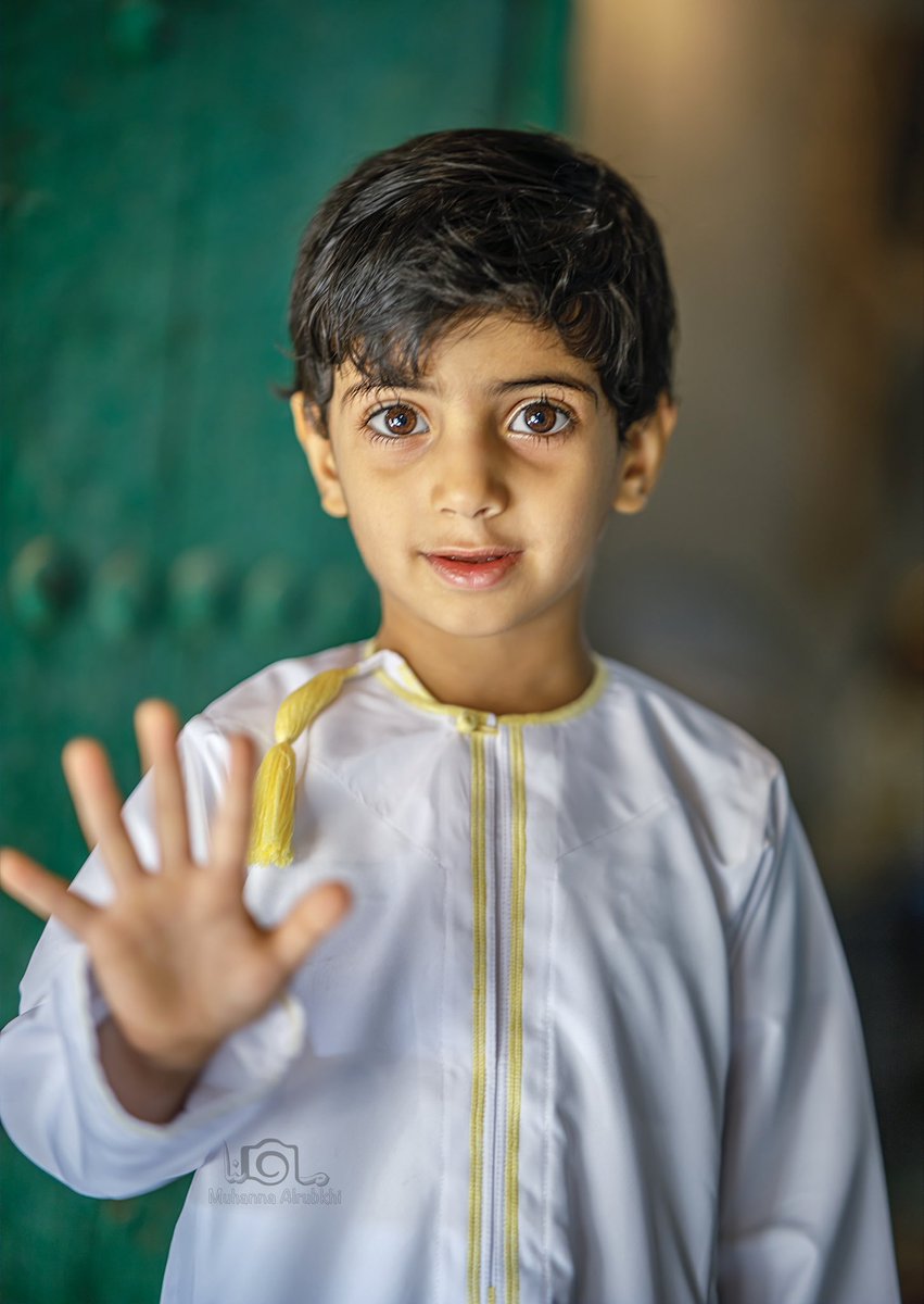 التقاطة لطفل من سكان ولاية الحمراء - بيت الصفا

تصوير مهنا الربخي 

#عمان 

New Portrait for a child from  Al-Hamra - Beit Al-Safa
OMAN
By MUHANNA ALRUBKHI

instagram.com/p/CqGx_Nfq5Go/…

 #photoshop #سلطنة_عمان #اكسبلور 
#oman   @canonme #beautiful  #epic_captures #art #inspiration #