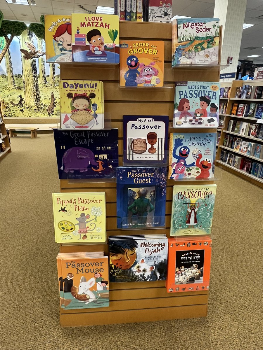 JillDanaBooks's tweet photo. Look what I saw at @BNFortLaud today! PIPPA’S PASSOVER PLATE by @viviankirkfield & Jill Weber.
#BooksInTheWild #Passover #PassoverBook #booksforkids #kidlit https://t.co/loShXyjgZ8