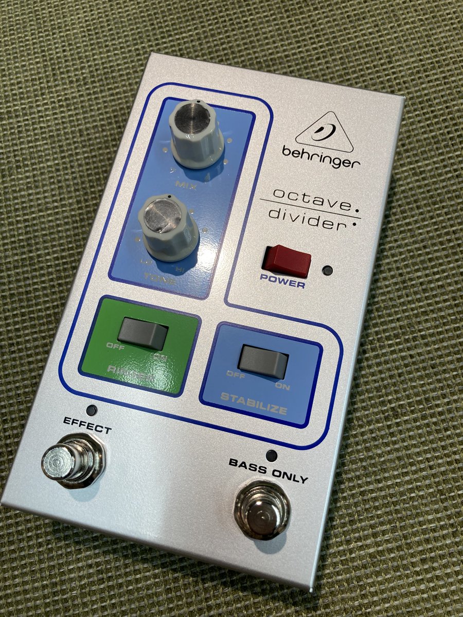 apollonmusic's tweet photo. 【新潟店】オクターバーの問い合わせを良くいただくので少し癖あるオクターバーを仕入れました。
元ネタはMUTRON OCTAVE DIVIDER。
歪むと合わせて使用するとグッド!!
ルックスも良し。
#OCTAVEDIVIDER #Behringer #ベリンガー https://t.co/JHUuashvEx