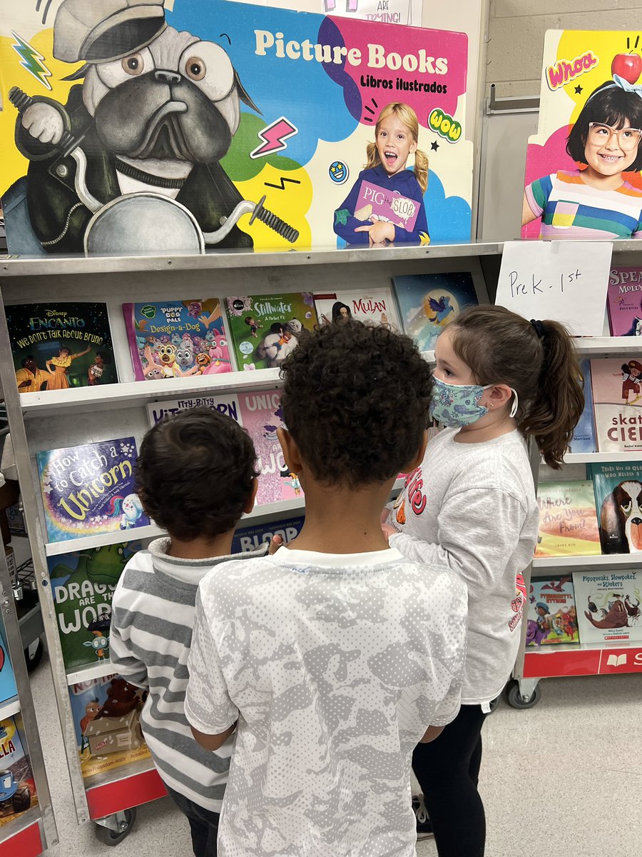 CockrellKinders's tweet photo. Our kids were so excited to be able to shop for new books at our “Free” Book Fair! Thankful for this opportunity for our kids. @CSESHuskies #literacy #kindergarten #Readers https://t.co/W4MCstcx6j