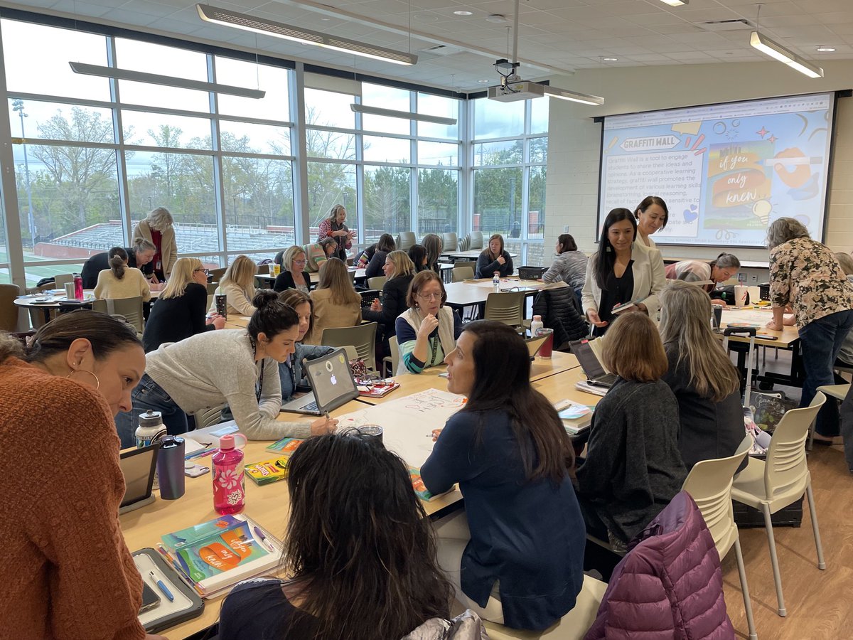 SmithLrsmith's tweet photo. Creating safe spaces for students to tell their stories allows us to understand their strengths, culture, and identity.  Thank you ⁦@emilyfranESL⁩ for leading our learning today in ⁦@LexingtonOne⁩ #Lex1ESOL https://t.co/rz4RA8wQIX