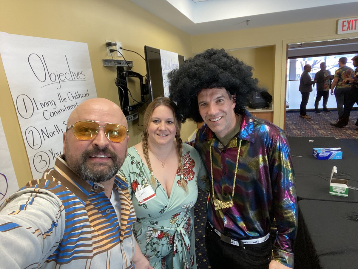 Ames71219's tweet photo. 70s theme  chilis town hall meeting #chilislove #letsgo https://t.co/6BHOJHIgeR