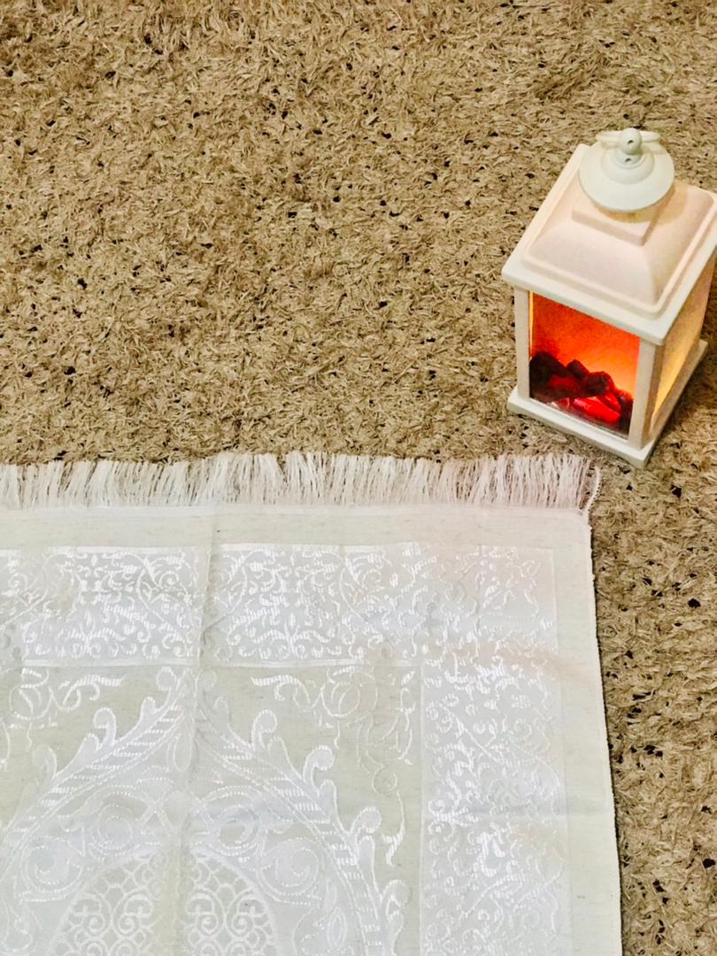 ضيفُنا الغالي أطَلا عائداً من بعد عام
جئتنا أهلاً وسهلاً فيك يا شهر الصيام..🌙