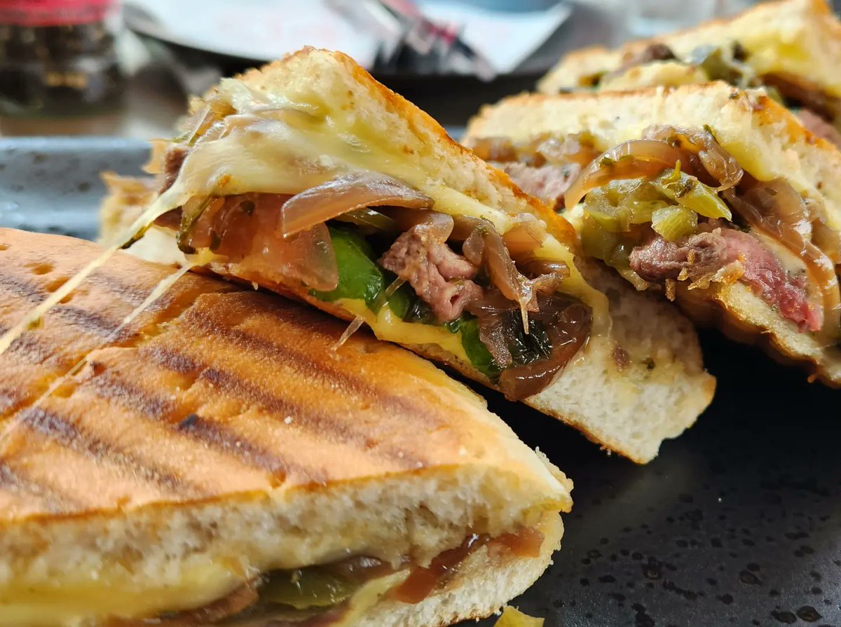 ZAFoodMusketeer's tweet photo. Some new items to eat at
#bembom. If you a meatlover that Acoriana and Fransesinhas.
#TheFoodMusketeer
#TFMBembom https://t.co/u83MeU0nWV