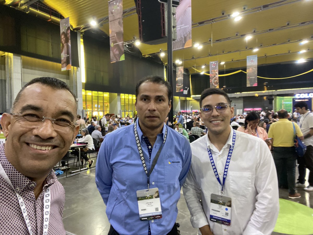 LuisEBlancoC's tweet photo. En @AnaldexColombia regional caribe con nuestros empresarios en #Macrorueda95 de @PROCOLOMBIACO en Barranquilla https://t.co/TMfCAQl3bK