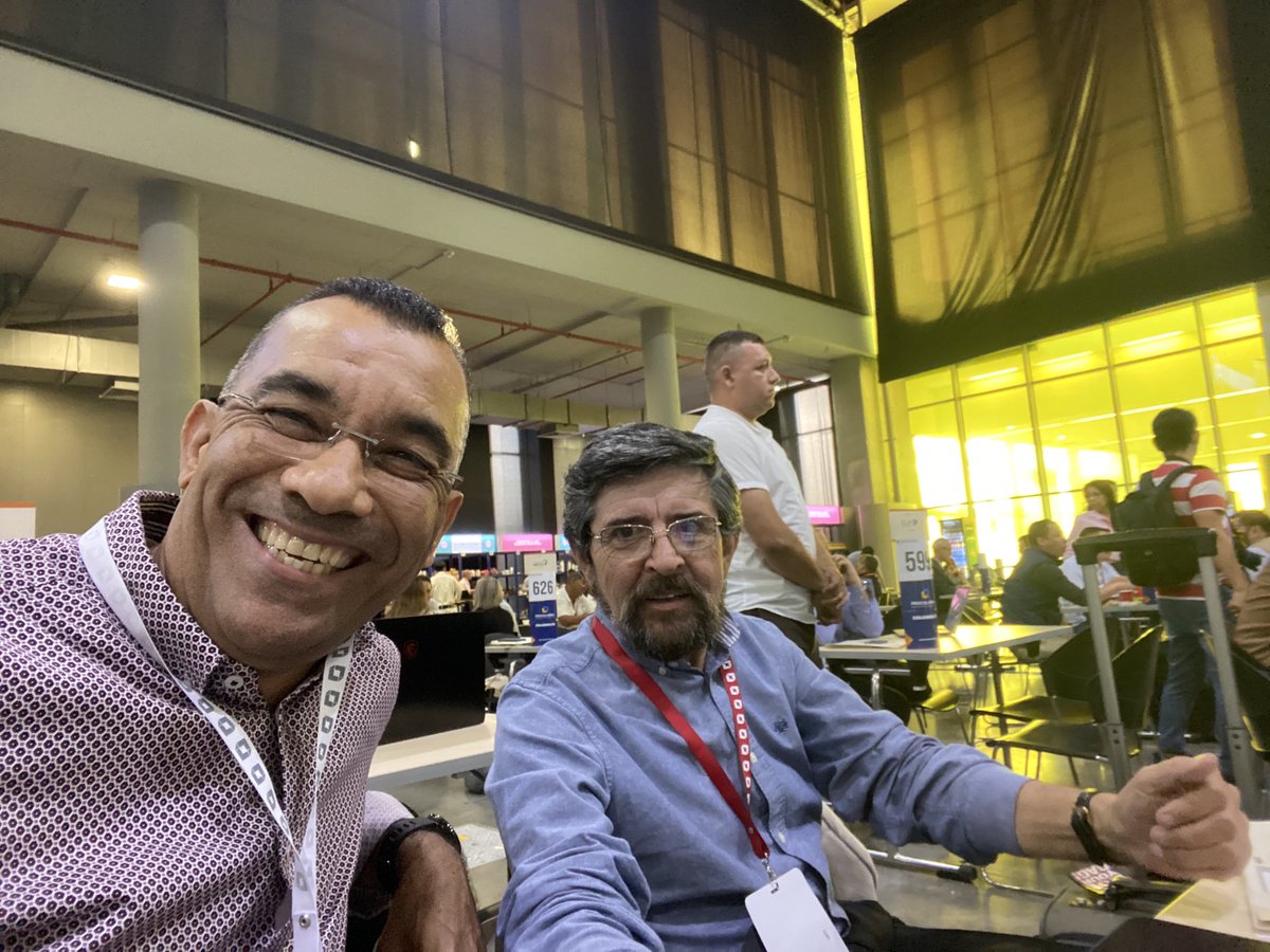 LuisEBlancoC's tweet photo. En @AnaldexColombia regional caribe con nuestros empresarios en #Macrorueda95 de @PROCOLOMBIACO en Barranquilla https://t.co/TMfCAQl3bK