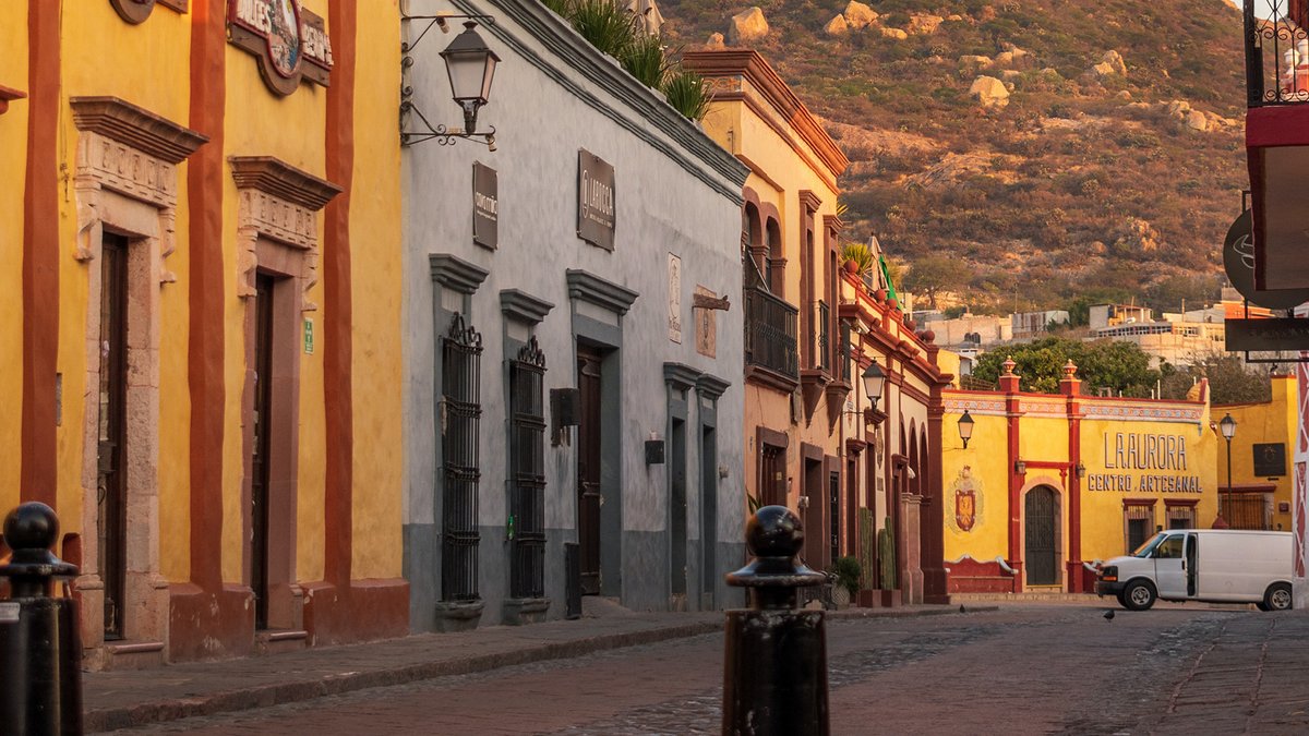 Puede que Querétaro sea uno de los estados más pequeños de México, pero en su extensión concentra pueblos mágicos, misiones franciscanas del Siglo XVII.

¡Recórrelo esta primavera con #NHHotels!

#FeelTheExperience