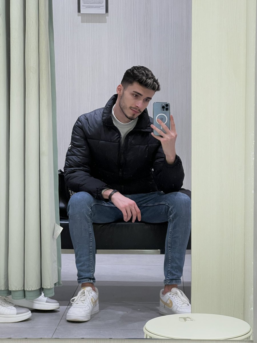 ciornei_cezar's tweet photo. #folllowme #new #love #NewProfilePic https://t.co/t4b3FenXCD