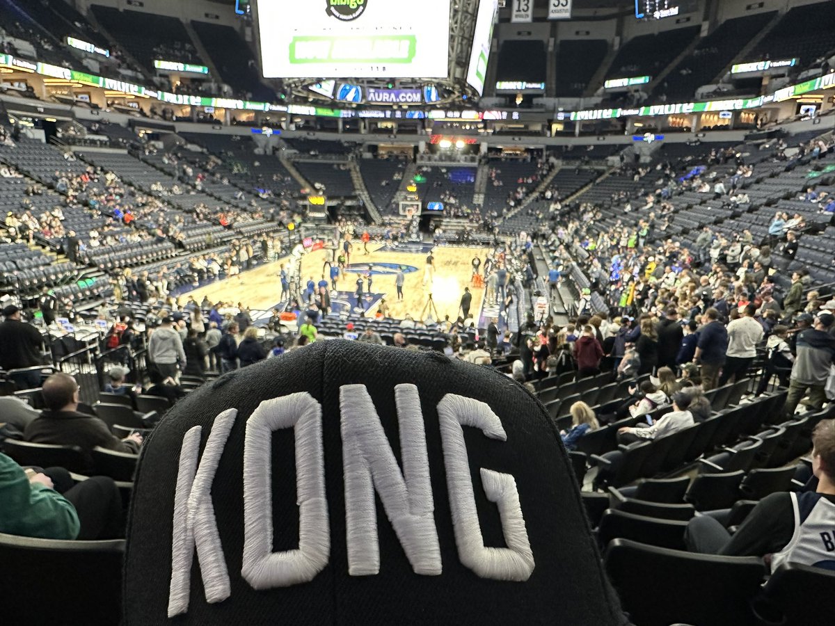 KongSota's tweet photo. KAT is back! And it’s Ant/Ant Jr bobble head night! Go Wolves! 🐺🏀👏🏽
#WeAreKong #OneMN #KATIsBack #RaisedbyWolves #GoWolves https://t.co/GwLPsQcCZa