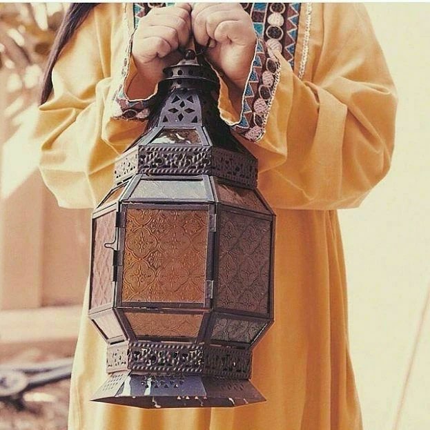 Mix2709's tweet photo. - غًدِا تبـَـدأ القصـّۿ اللطيفۿ وتسڪُـن السَـ؏ــآدۿ قُلــوبـَـنا اللـﮪـم بلـغــٌـنآ رمـضـَـآن لافآقِـديــُـن ولامفـقُــوديـن 🥺♥️🌙٠
⌯ 𝗝𝗢𝗜𝗡 𖣘 https://t.co/pepmDiFZkd https://t.co/w01h7k8Nj7